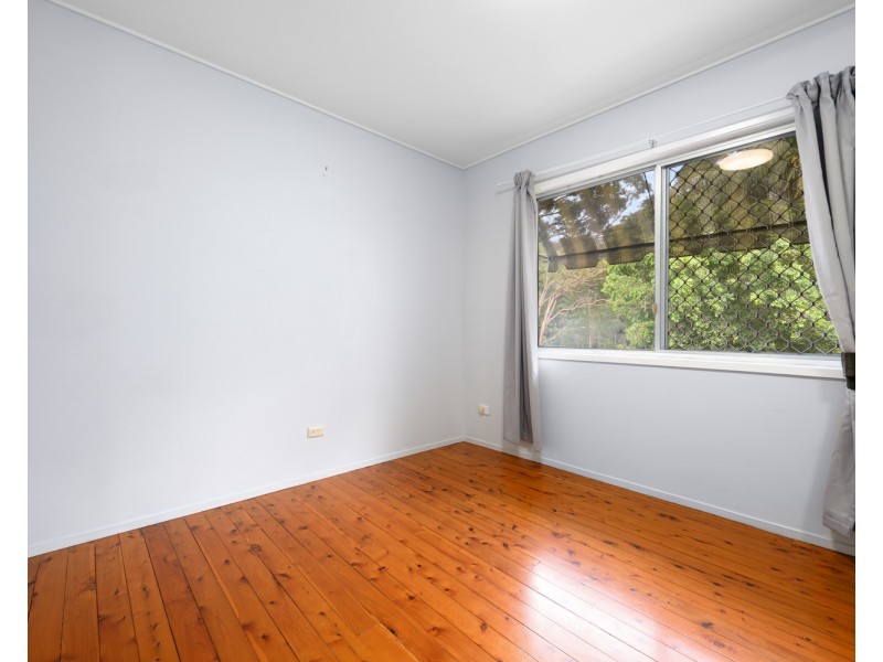 59 Ridgeway Avenue, Southport QLD 4215