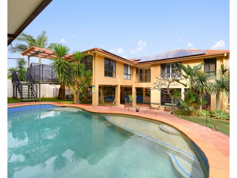 115 Arun Drive, Arundel QLD 4214