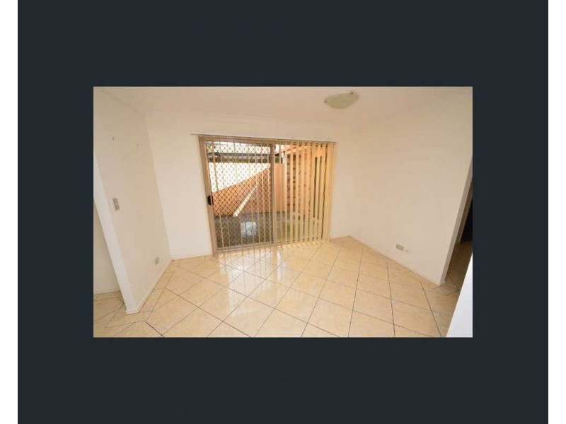 165 Greenacre Drive, Arundel QLD 4214