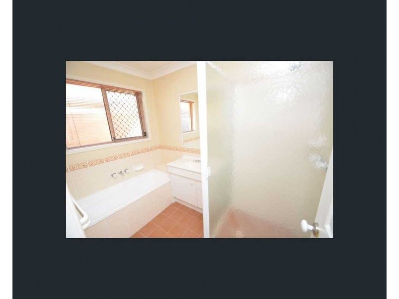 165 Greenacre Drive, Arundel QLD 4214