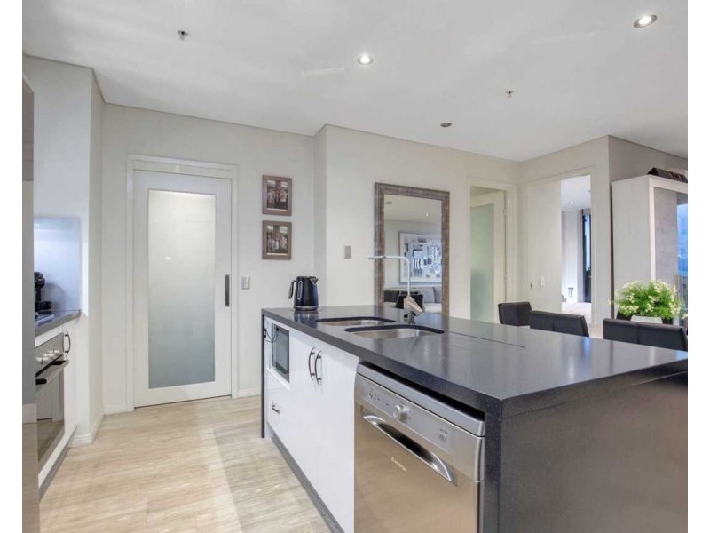 1807/2 Aqua Street, Southport QLD 4215