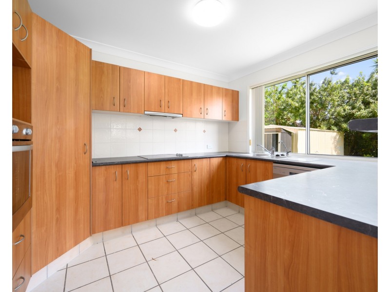 3 Golden Bear Drive, Arundel QLD 4214