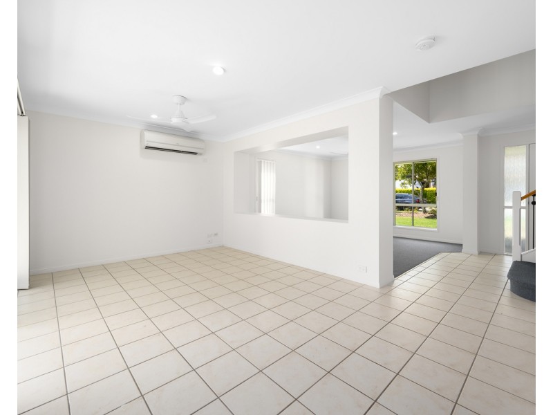 3 Golden Bear Drive, Arundel QLD 4214