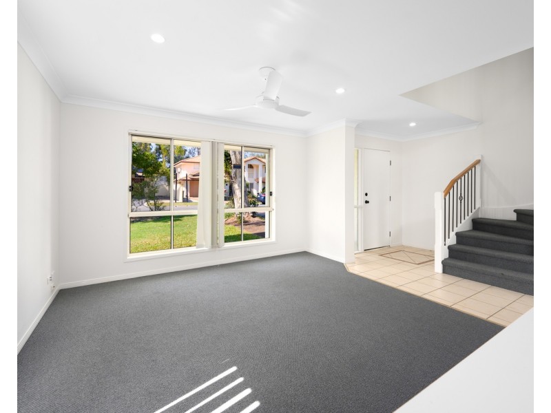 3 Golden Bear Drive, Arundel QLD 4214