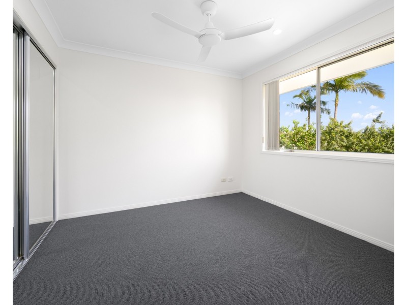 3 Golden Bear Drive, Arundel QLD 4214