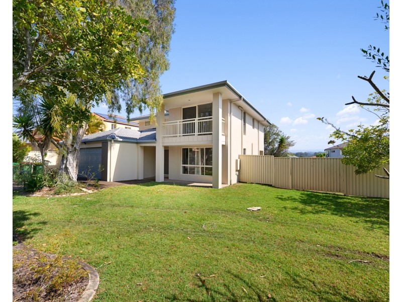 3 Golden Bear Drive, Arundel QLD 4214