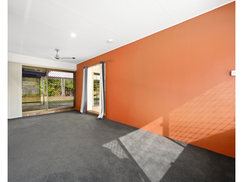 89 Wardoo Street, Southport QLD 4215