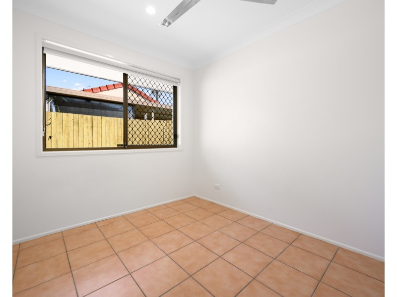 89 Wardoo Street, Southport QLD 4215