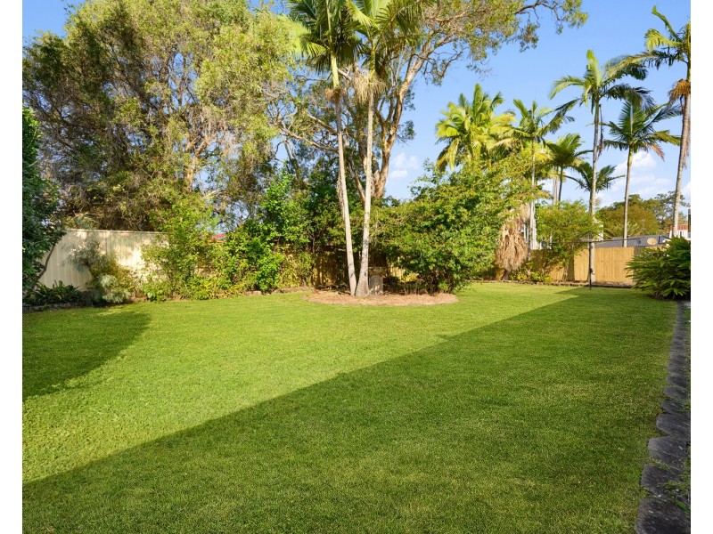 89 Wardoo Street, Southport QLD 4215