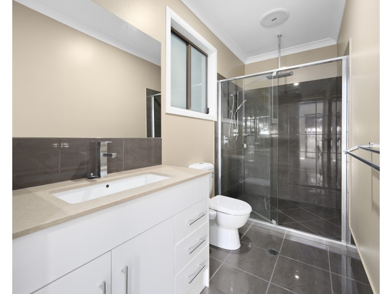 24 John Crescent, Pimpama QLD 4209