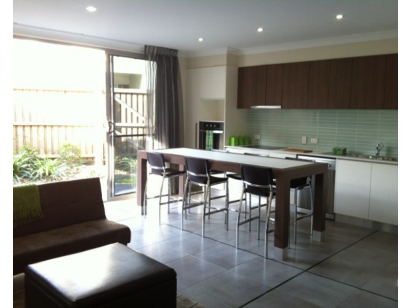 4/135 Falconer Street, Southport QLD 4215