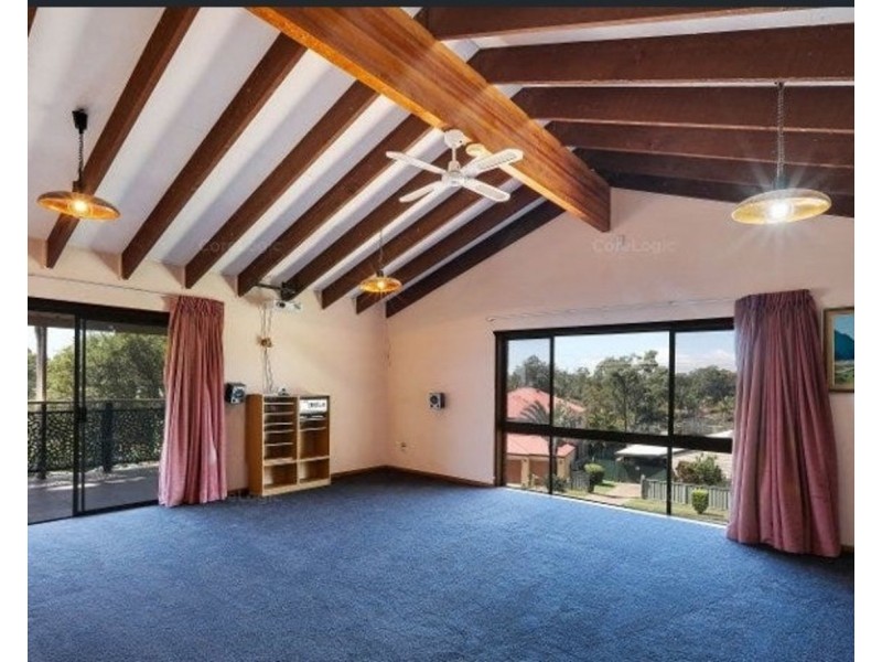 217 Government Road, Labrador QLD 4215