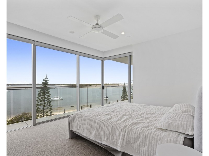 4/536 Marine Parade, Labrador QLD 4215