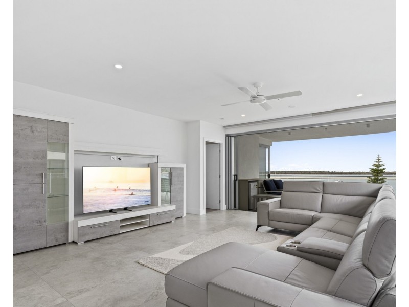 4/536 Marine Parade, Labrador QLD 4215