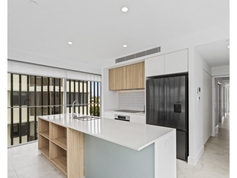 4/536 Marine Parade, Labrador QLD 4215