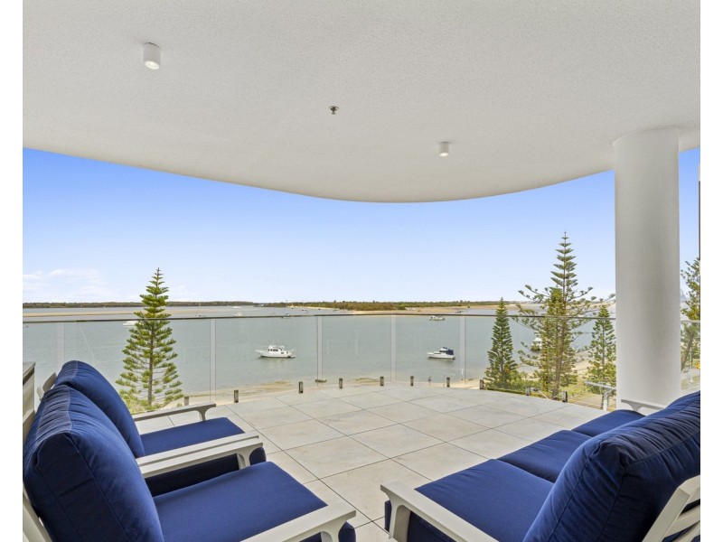 4/536 Marine Parade, Labrador QLD 4215