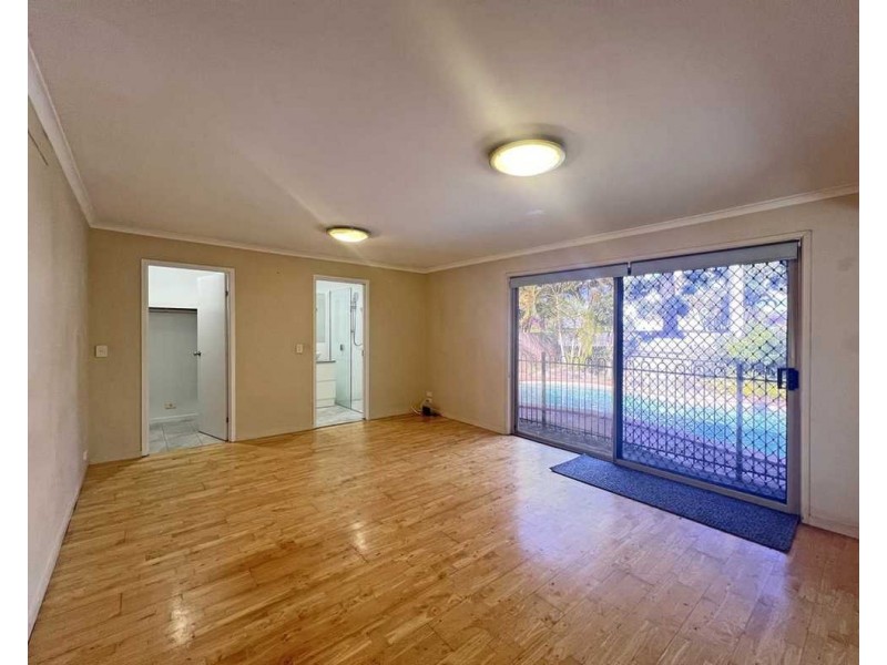 9 Bosun Parade, Ashmore QLD 4214