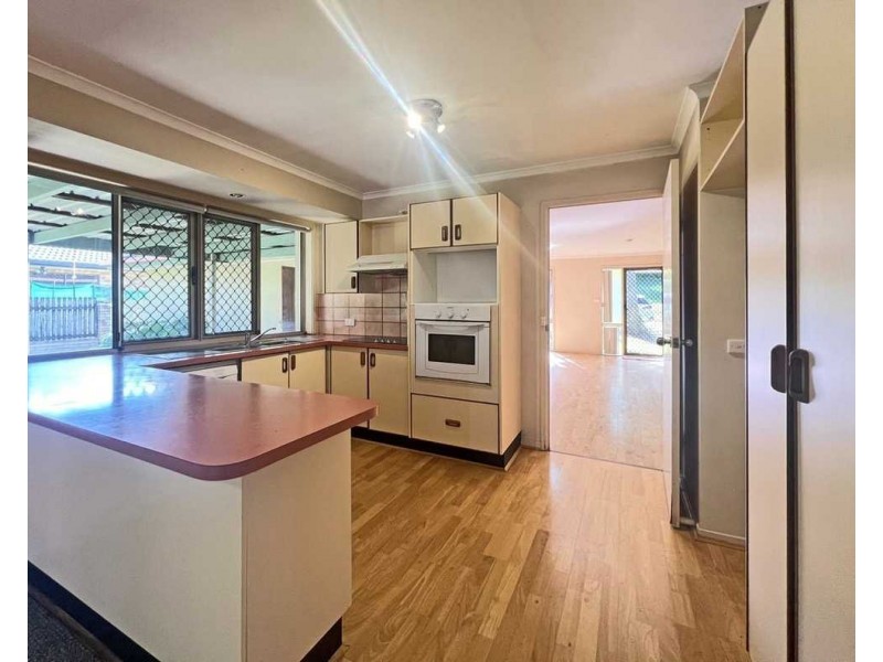 9 Bosun Parade, Ashmore QLD 4214