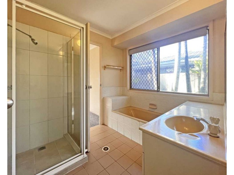 9 Bosun Parade, Ashmore QLD 4214
