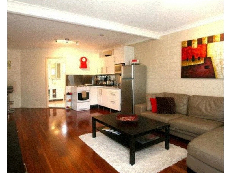 4/13f Wyndham Avenue, Southport QLD 4215