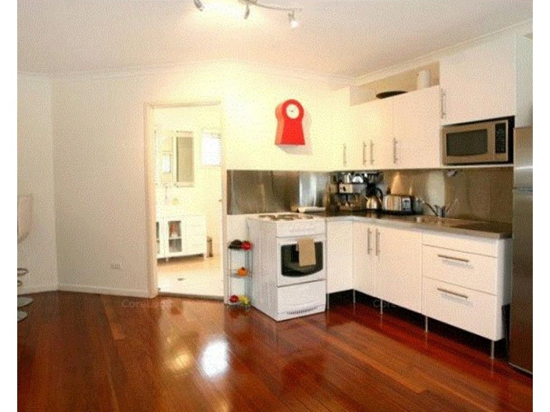 4/13f Wyndham Avenue, Southport QLD 4215