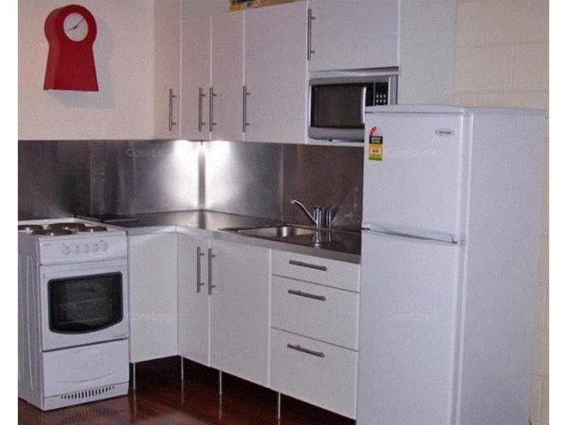 4/13f Wyndham Avenue, Southport QLD 4215