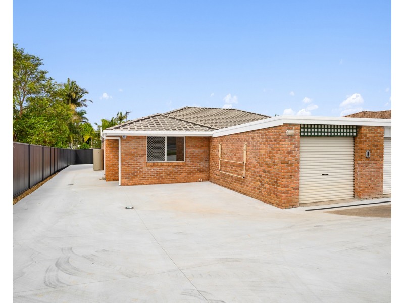 1/167 Olsen Avenue, Labrador QLD 4215