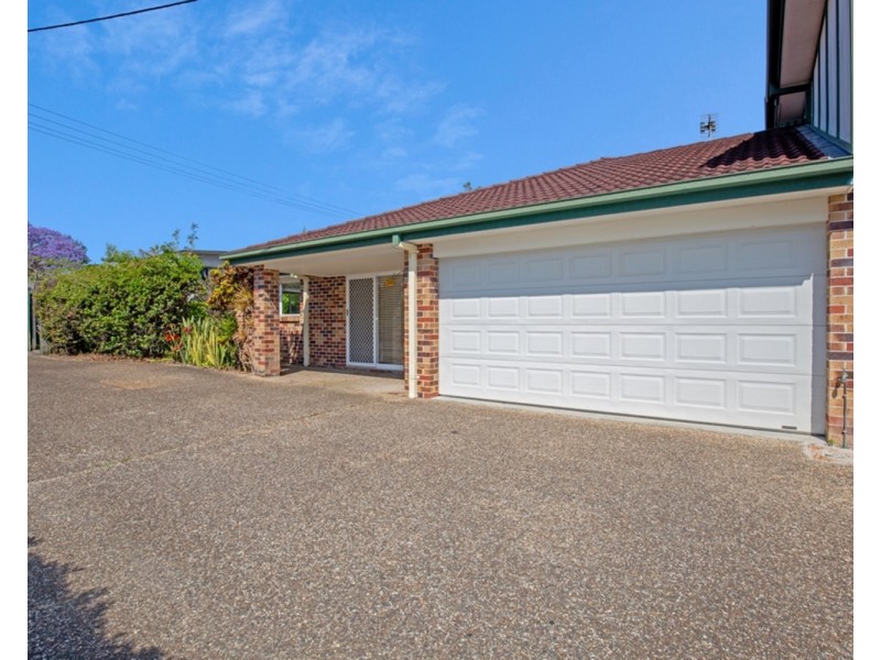 1/129 Eugaree Street, Southport QLD 4215