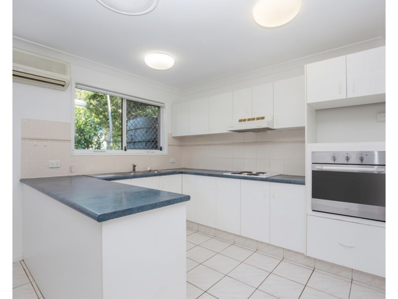 1/129 Eugaree Street, Southport QLD 4215