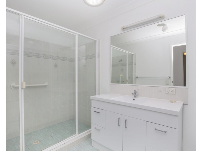 1/129 Eugaree Street, Southport QLD 4215