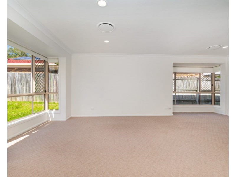 52 Ballybunnion Drive, Parkwood QLD 4214