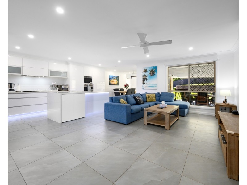 5 Alcott Court, Parkwood QLD 4214