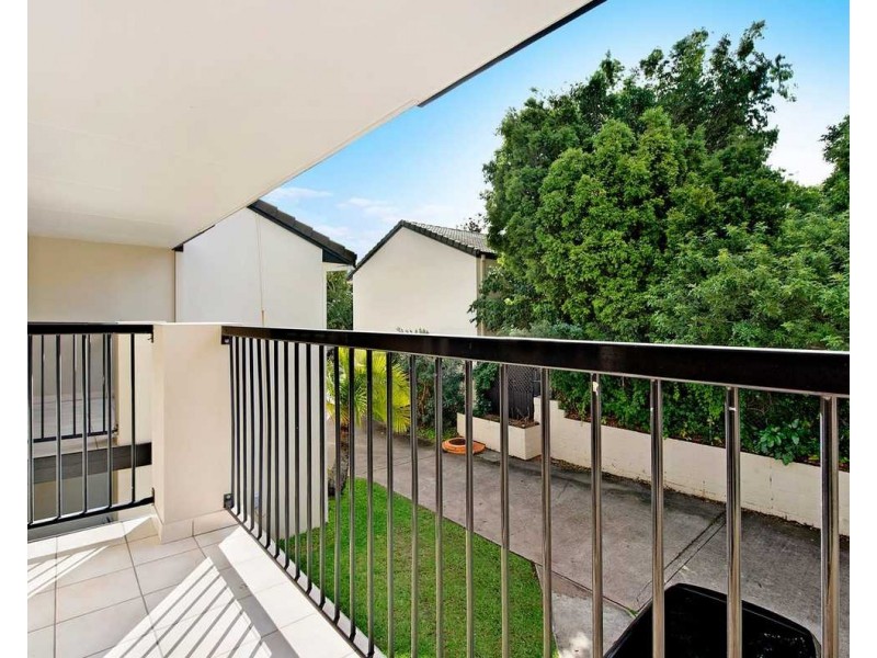 6/74 Pohlman Street, Southport QLD 4215