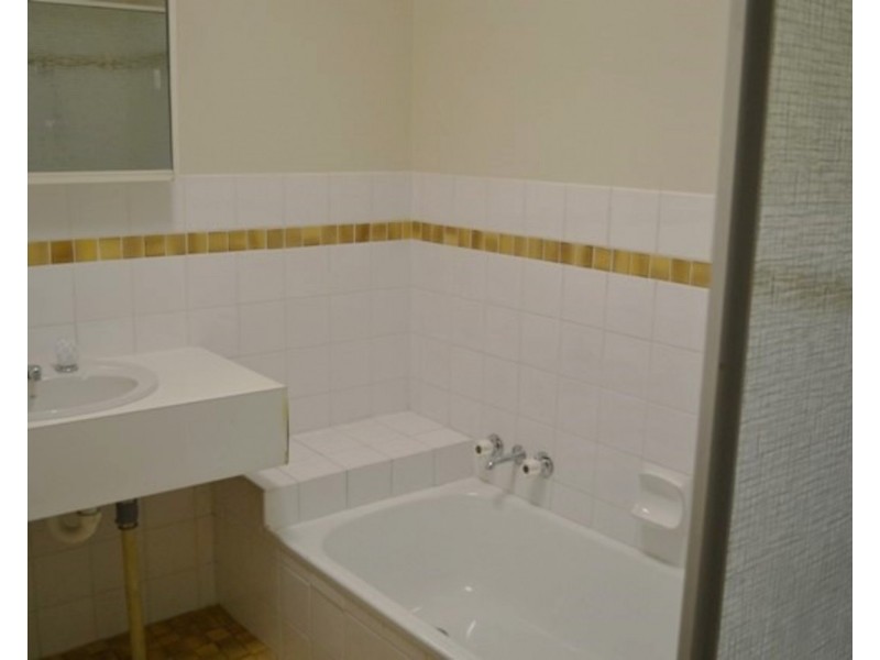 7/210 Scarborough Street, Southport QLD 4215