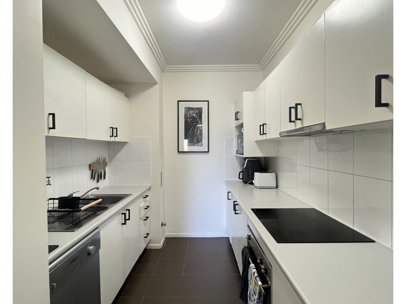 12/18 Rose Street, Southport QLD 4215