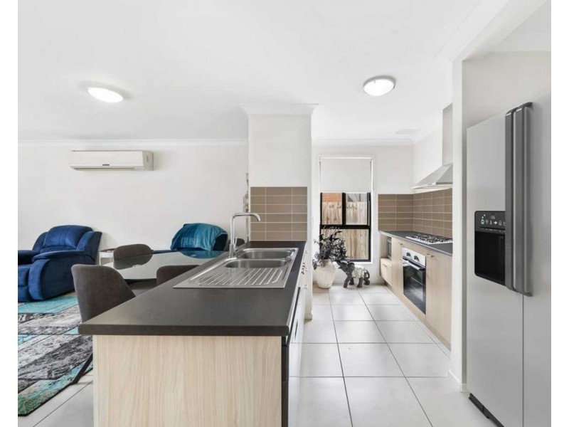 2/12 Christine Drive, Coomera QLD 4209