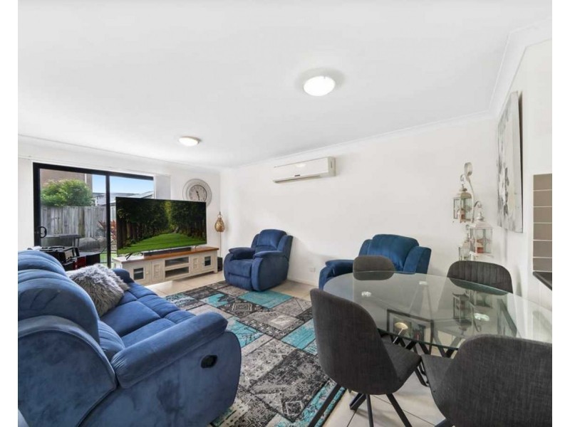 2/12 Christine Drive, Coomera QLD 4209