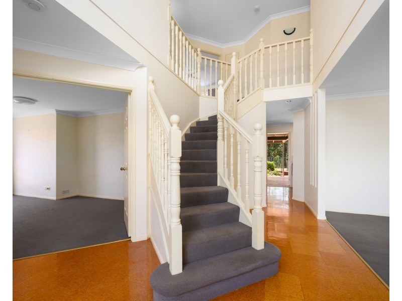 8 Greg Norman Crescent, Parkwood QLD 4214