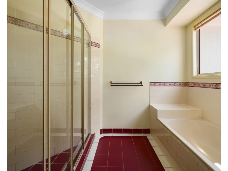 8 Greg Norman Crescent, Parkwood QLD 4214