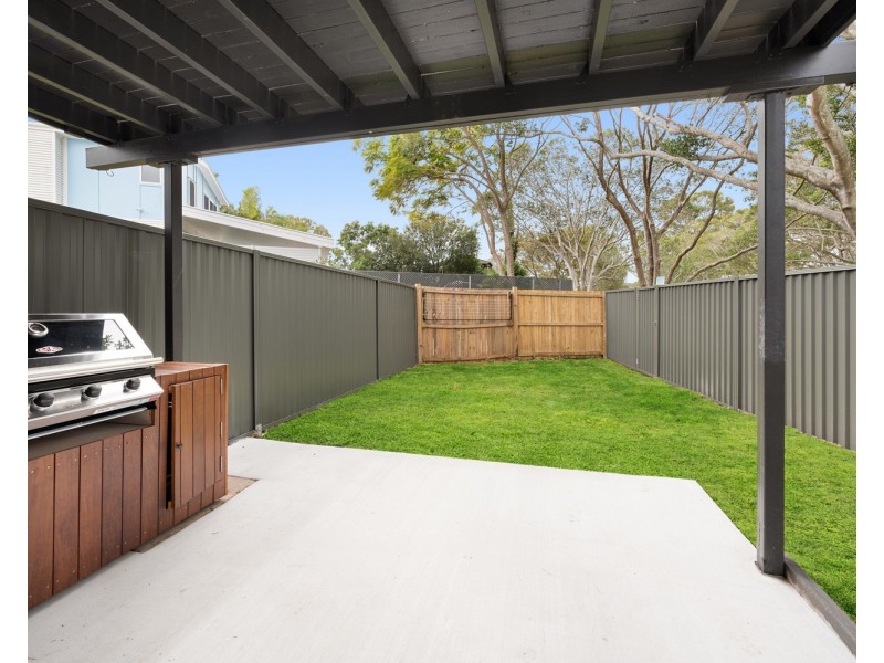 1/2 Ellen Street, Southport QLD 4215