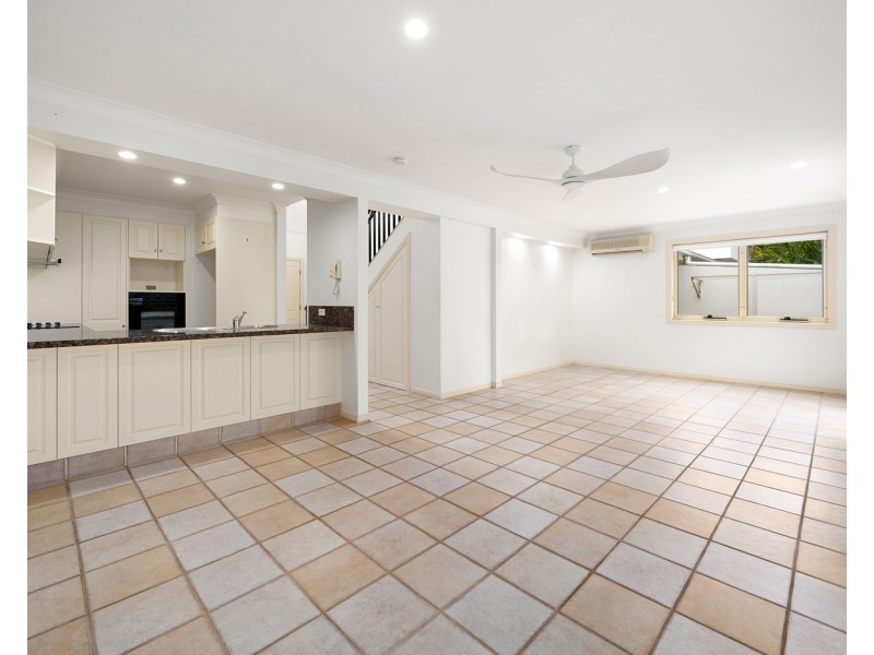 2/34 Bauer Street, Southport QLD 4215