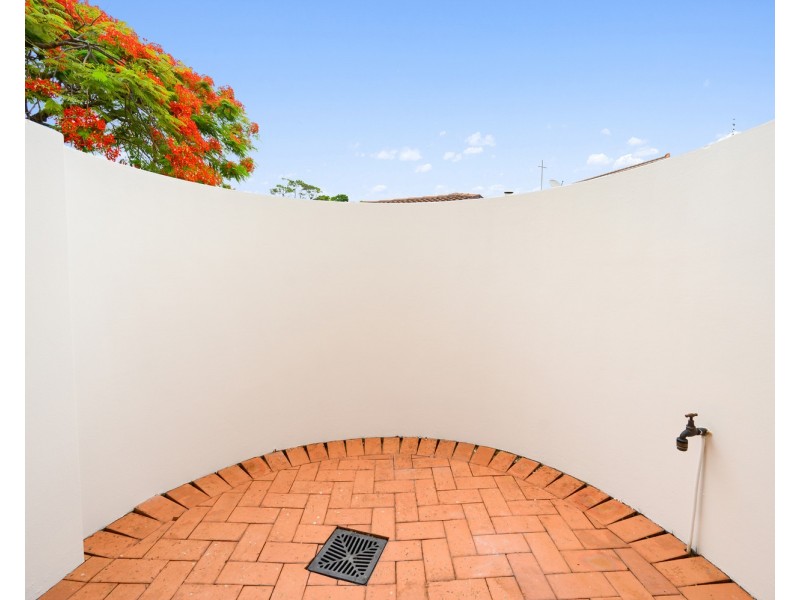 2/34 Bauer Street, Southport QLD 4215