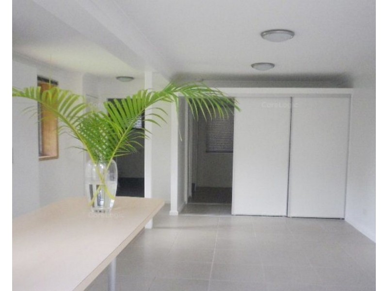 22a Warana Avenue, Southport QLD 4215