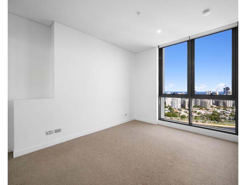 3311/2 Como Crescent, Southport QLD 4215