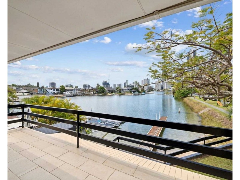 2/13 Sunrise Boulevard, Surfers Paradise QLD 4217