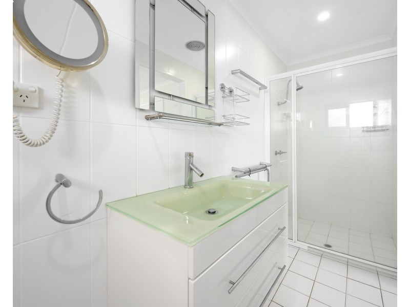 2/13 Sunrise Boulevard, Surfers Paradise QLD 4217