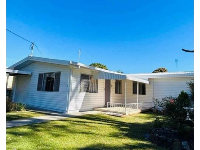4 Harris Street, Labrador QLD 4215