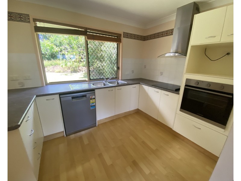 8  Rebbechi Court, Parkwood QLD 4214