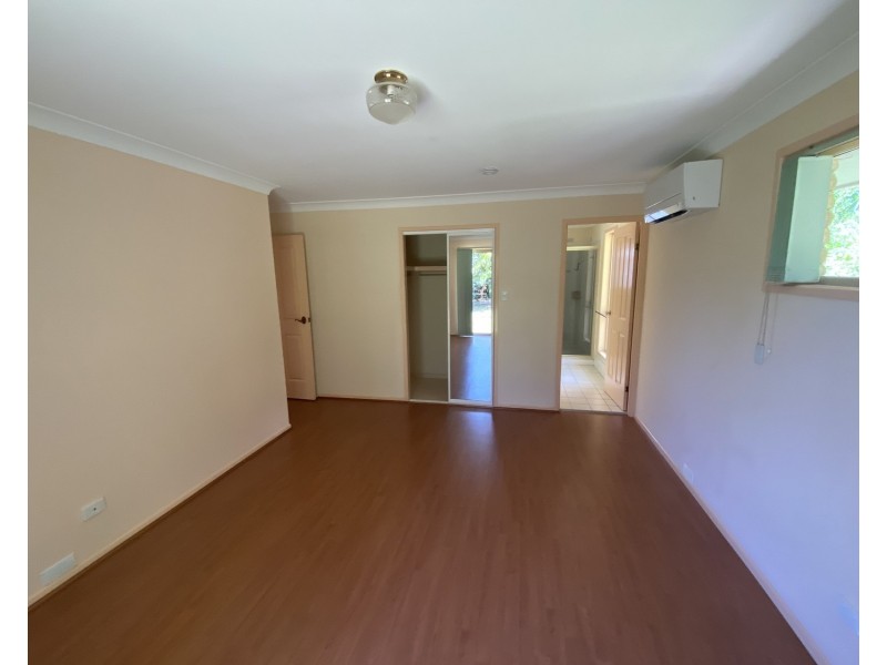 8  Rebbechi Court, Parkwood QLD 4214