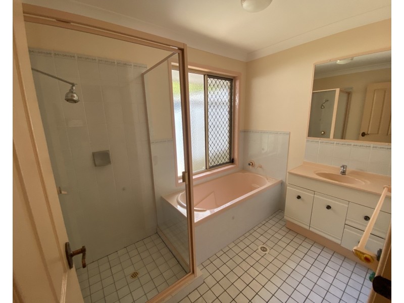 8  Rebbechi Court, Parkwood QLD 4214